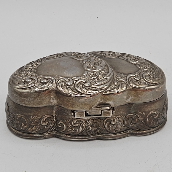 Rare vintage Music Box with Two Hearts/ Vintage Silver Plated Metal Trinket Box - Picture 12 of 13
